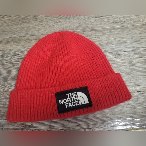 The North Face Red Youth Winter‎ Hat Unisex - Picture 1 of 4